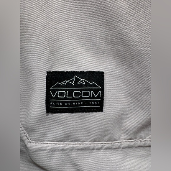 Volcom Women's Mirror Pullover Ski Jacket - Picture 13 of 16
